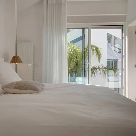 Loft58 Luxury Loft With Internal Swimming Pool ליסבון